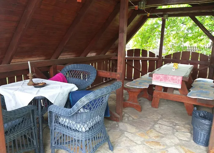 Case de vacanță Tavasz Nyaralo